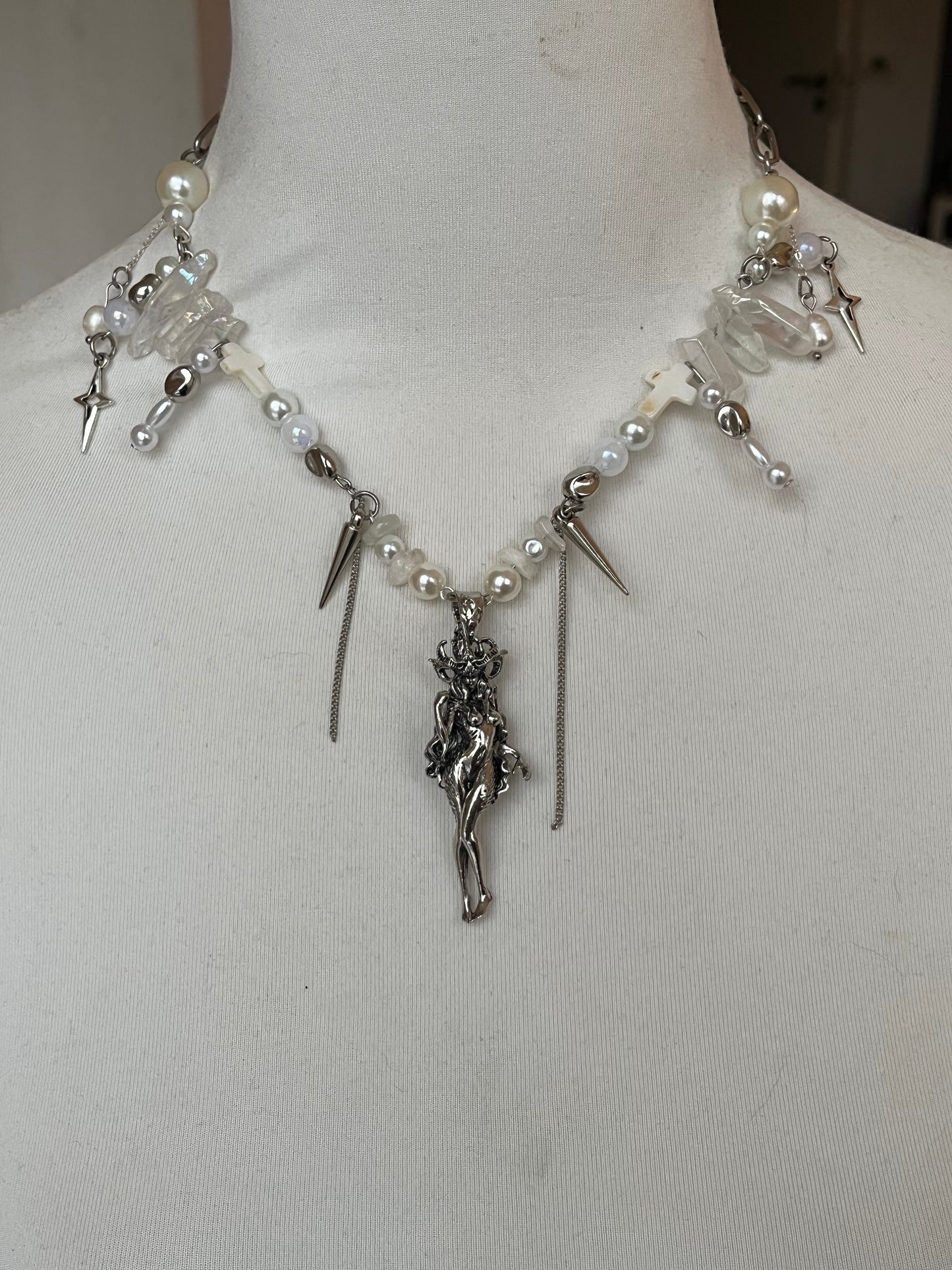 Handmade Chain Pearl Demon Necklace
